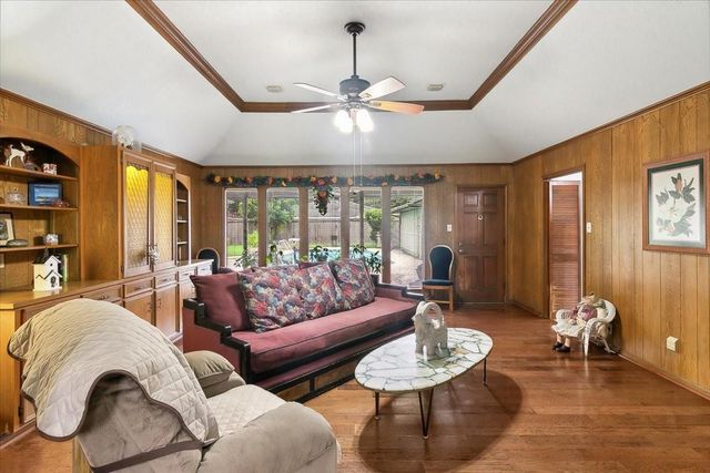 1195 Chatwood Drive, Beaumont, TX 77706