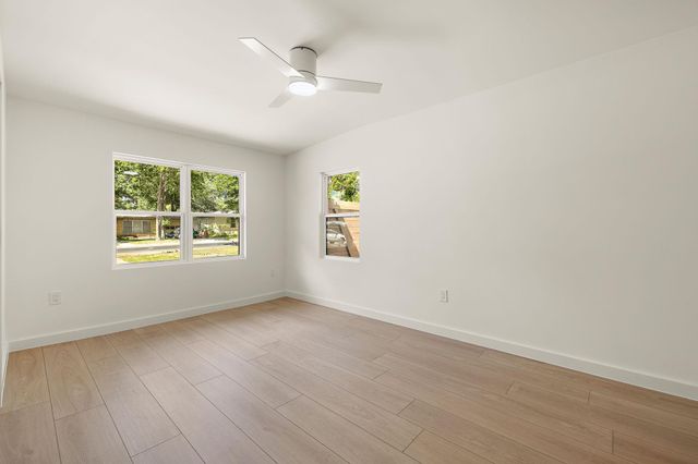 1400 Glencrest DR, Austin, TX 78723