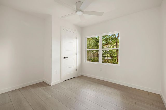 1400 Glencrest DR, Austin, TX 78723