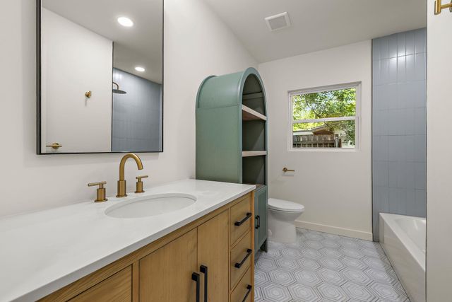 1400 Glencrest DR, Austin, TX 78723