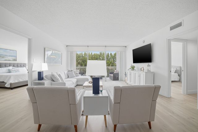 2780 S OCEAN Boulevard 309, Palm Beach, FL 33480