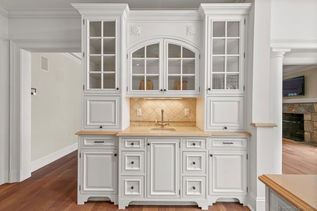 1 Flower Farm Lane, Westport, CT 06880