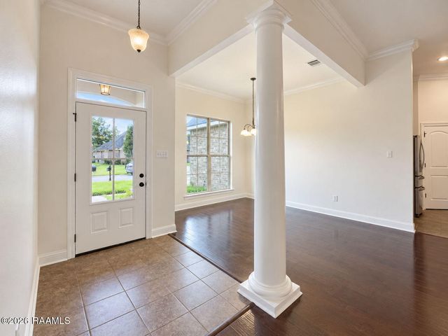 118 Peak Valley Street, Youngsville, LA 70592