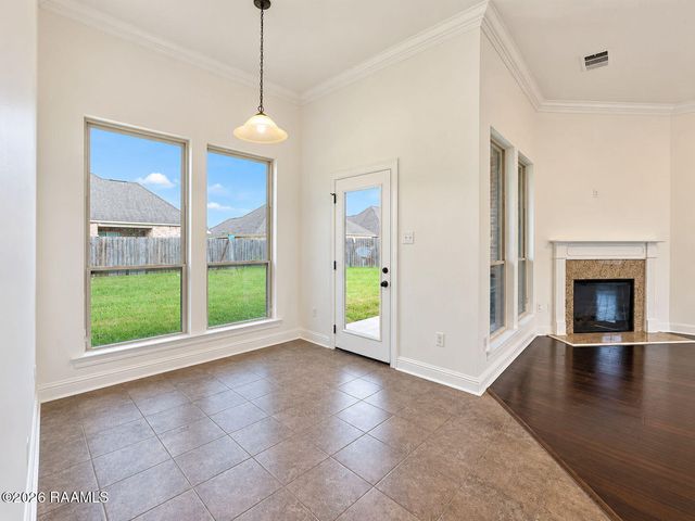 118 Peak Valley Street, Youngsville, LA 70592