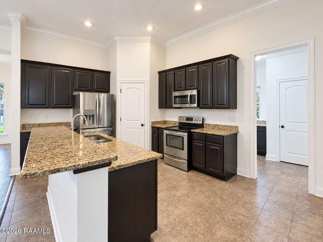 118 Peak Valley Street, Youngsville, LA 70592