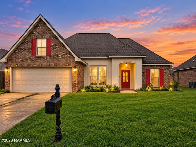 118 Peak Valley Street, Youngsville, LA 70592