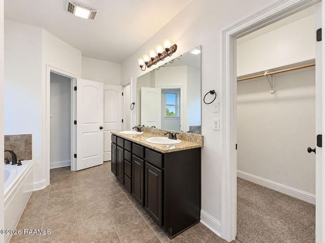 118 Peak Valley Street, Youngsville, LA 70592