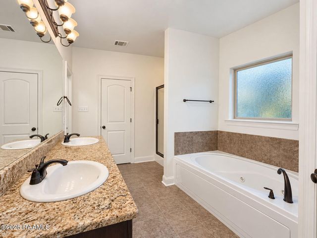 118 Peak Valley Street, Youngsville, LA 70592