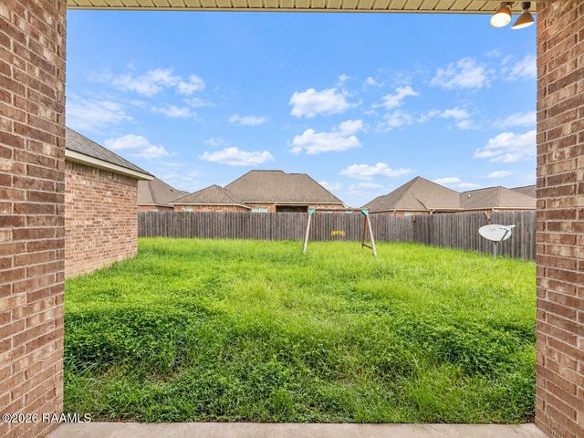 118 Peak Valley Street, Youngsville, LA 70592