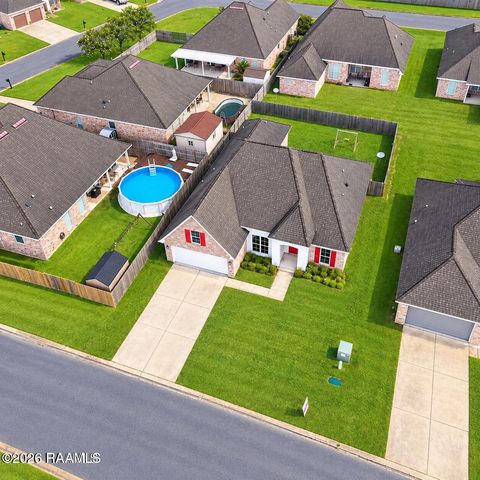 118 Peak Valley Street, Youngsville, LA 70592