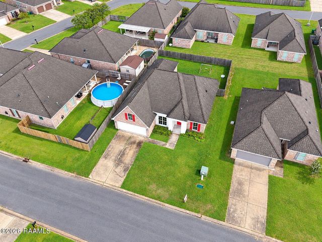 118 Peak Valley Street, Youngsville, LA 70592