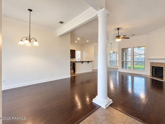 118 Peak Valley Street, Youngsville, LA 70592