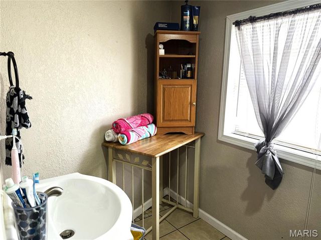 305 Centre Street, Cooter, MO 63839