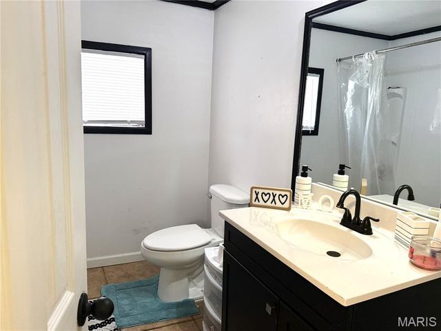 305 Centre Street, Cooter, MO 63839