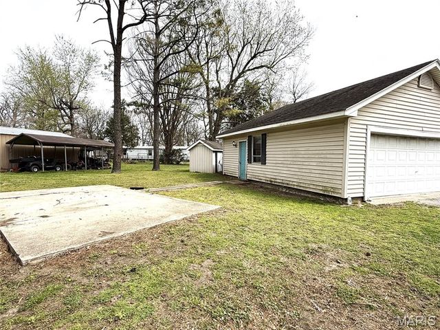 305 Centre Street, Cooter, MO 63839