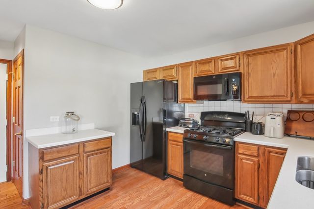 18 W Rosewood Lane, Round Lake Beach, IL 60073