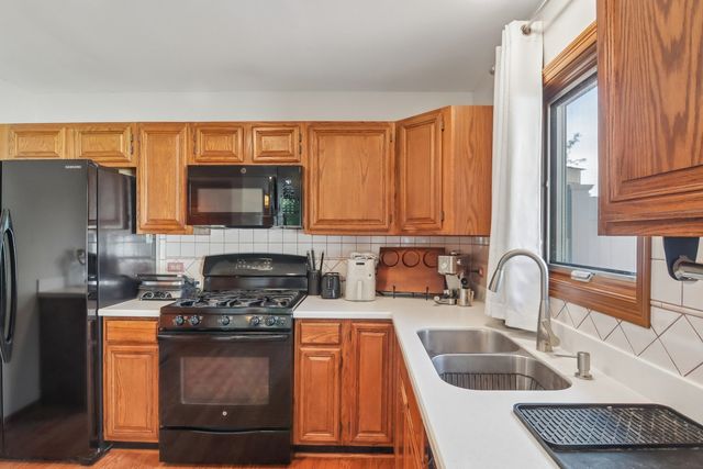 18 W Rosewood Lane, Round Lake Beach, IL 60073