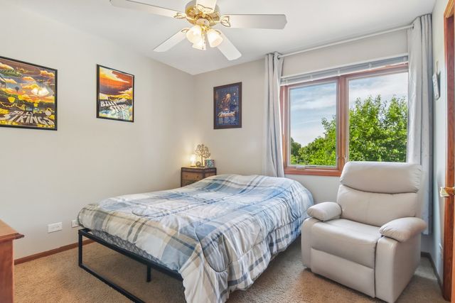 18 W Rosewood Lane, Round Lake Beach, IL 60073