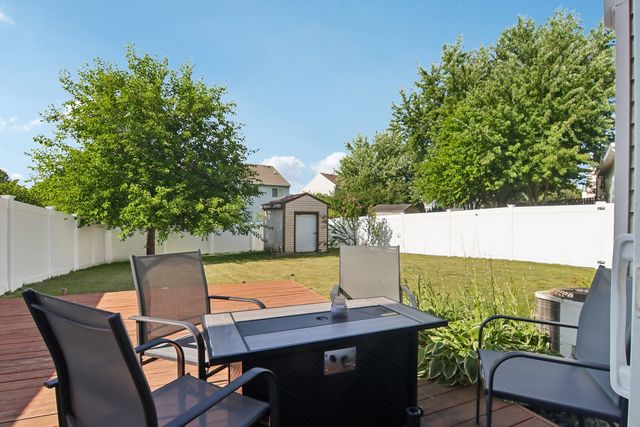 18 W Rosewood Lane, Round Lake Beach, IL 60073