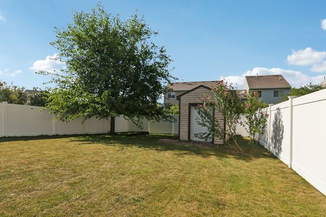 18 W Rosewood Lane, Round Lake Beach, IL 60073