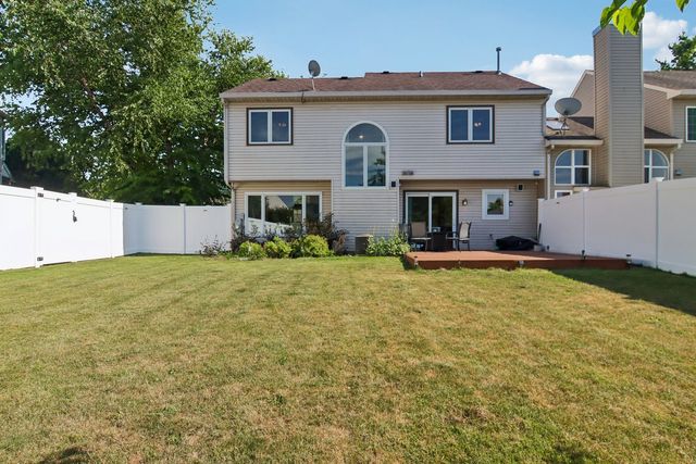18 W Rosewood Lane, Round Lake Beach, IL 60073