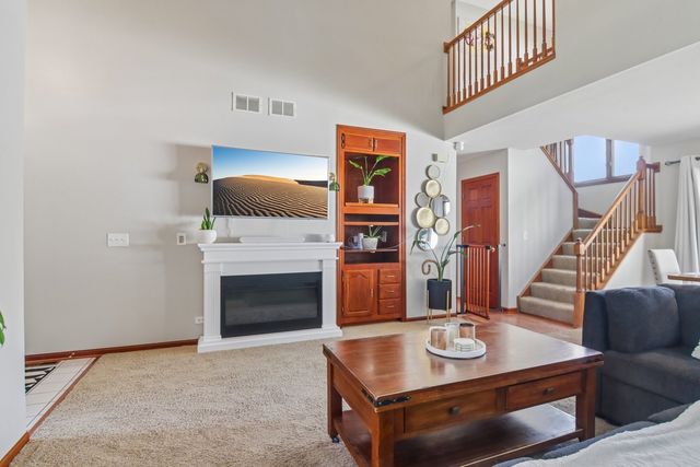 18 W Rosewood Lane, Round Lake Beach, IL 60073