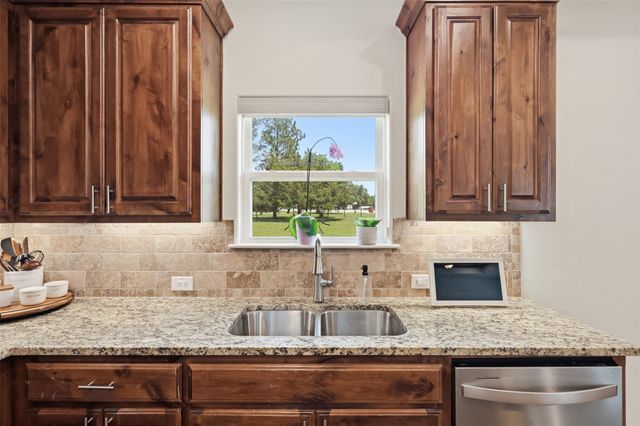 1501 Business Highway 121, Trenton, TX 75490