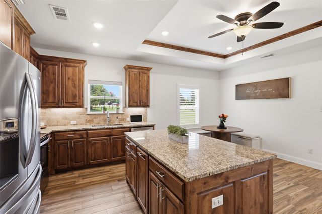 1501 Business Highway 121, Trenton, TX 75490