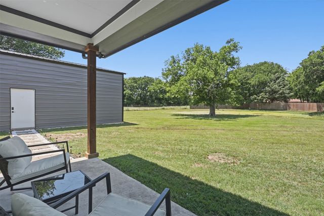 1501 Business Highway 121, Trenton, TX 75490
