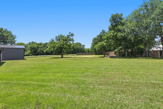 1501 Business Highway 121, Trenton, TX 75490
