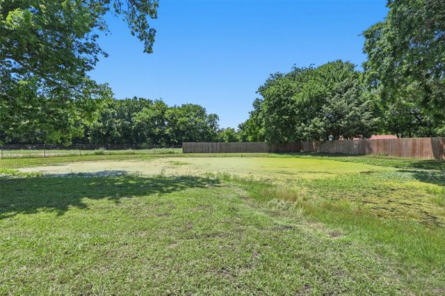 1501 Business Highway 121, Trenton, TX 75490