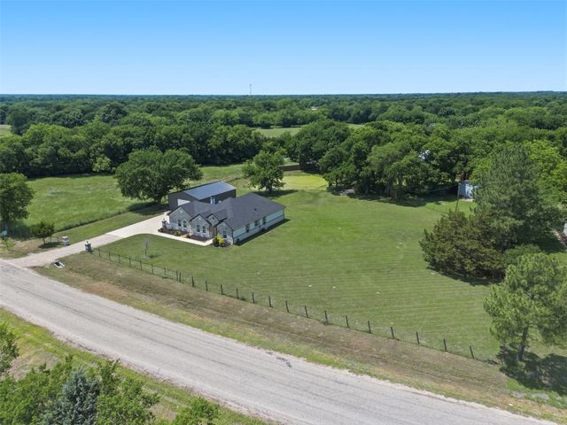 1501 Business Highway 121, Trenton, TX 75490
