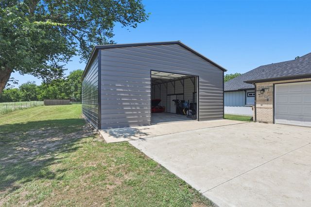 1501 Business Highway 121, Trenton, TX 75490