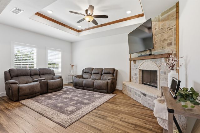 1501 Business Highway 121, Trenton, TX 75490