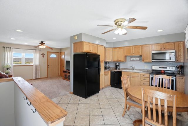 8400 N PHILLIPE RD, Hallsville, MO 65255