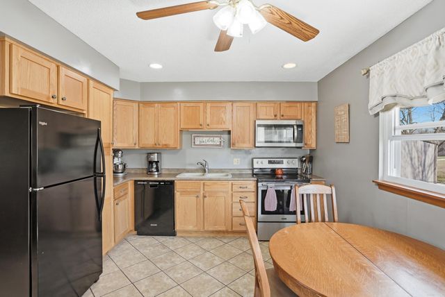 8400 N PHILLIPE RD, Hallsville, MO 65255