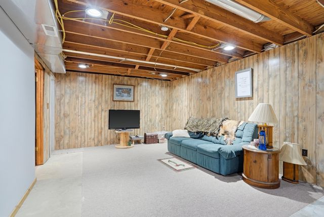 8400 N PHILLIPE RD, Hallsville, MO 65255