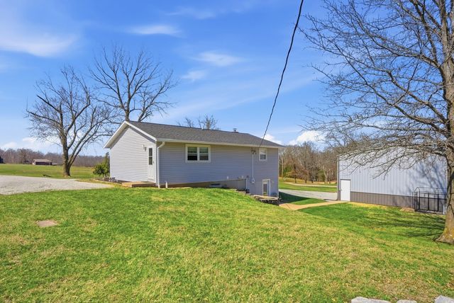 8400 N PHILLIPE RD, Hallsville, MO 65255