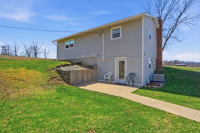 8400 N PHILLIPE RD, Hallsville, MO 65255