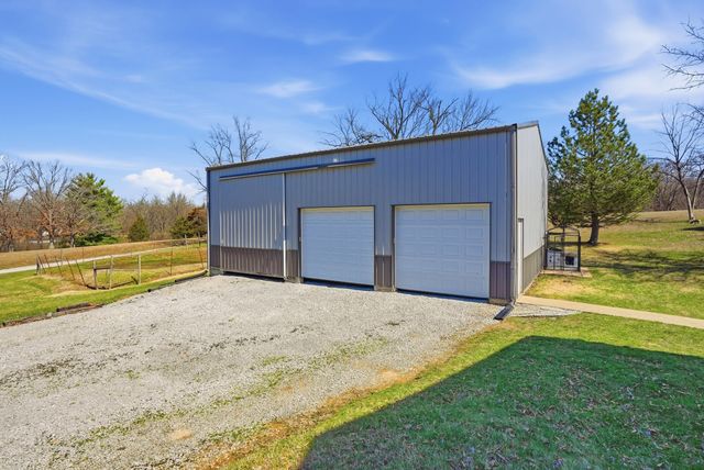 8400 N PHILLIPE RD, Hallsville, MO 65255