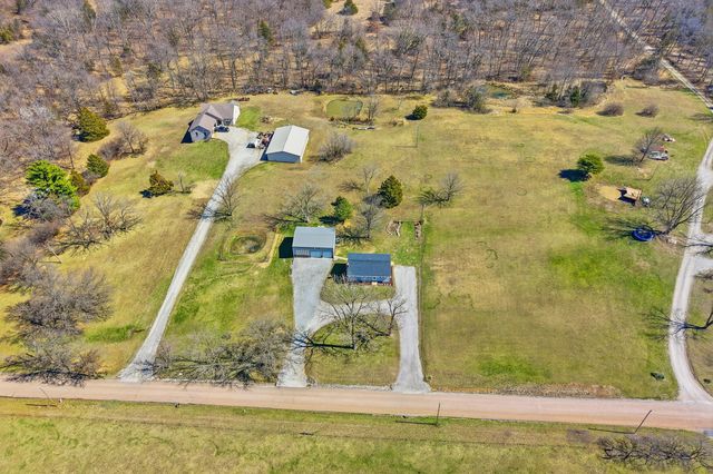 8400 N PHILLIPE RD, Hallsville, MO 65255