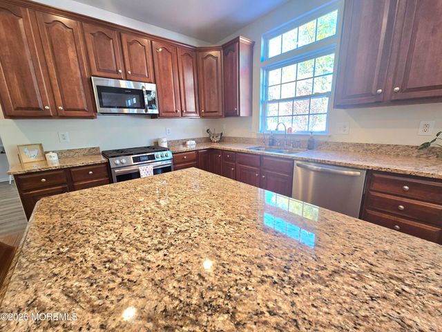 56 Timberline Road, Bayville, NJ 08721