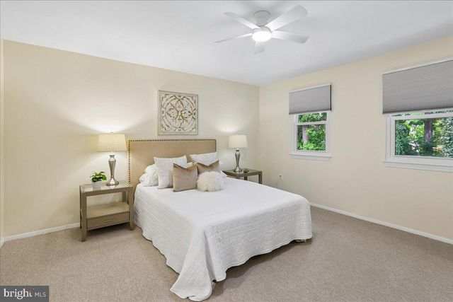 4927 ARCTIC TER, Rockville, MD 20853