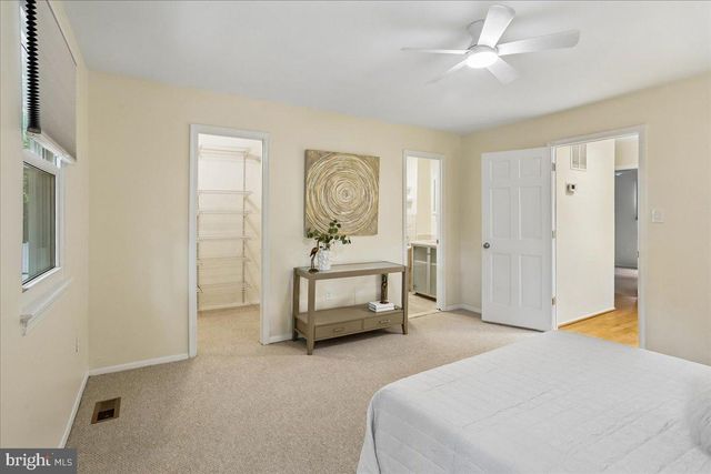4927 ARCTIC TER, Rockville, MD 20853