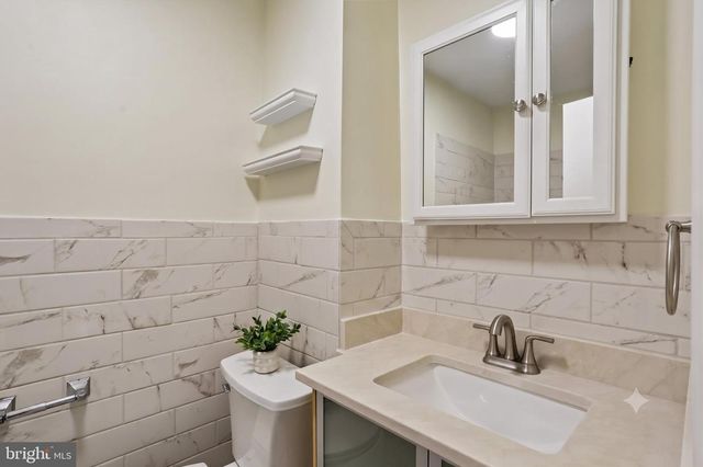 4927 ARCTIC TER, Rockville, MD 20853