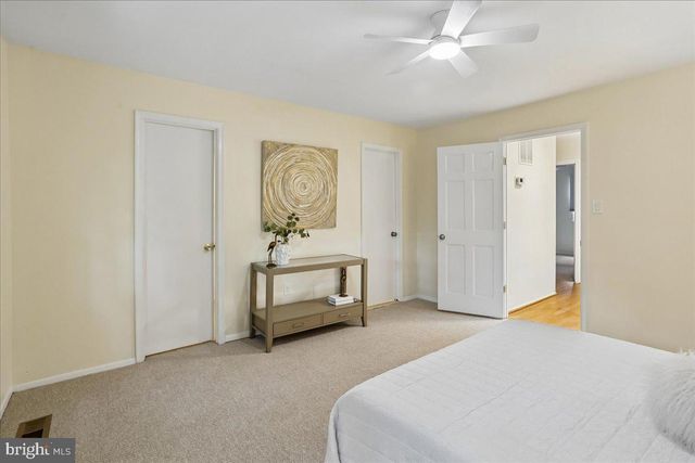4927 ARCTIC TER, Rockville, MD 20853