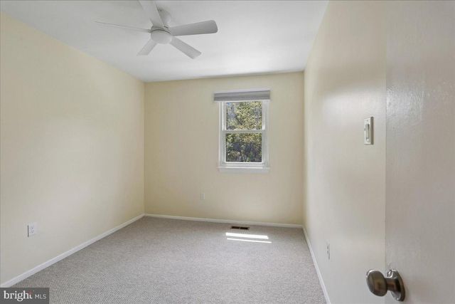 4927 ARCTIC TER, Rockville, MD 20853