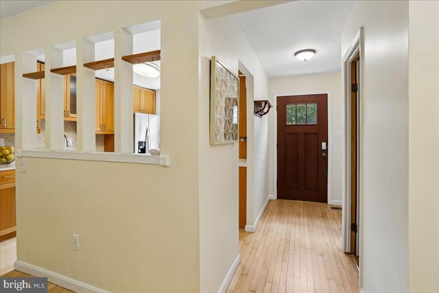 4927 ARCTIC TER, Rockville, MD 20853