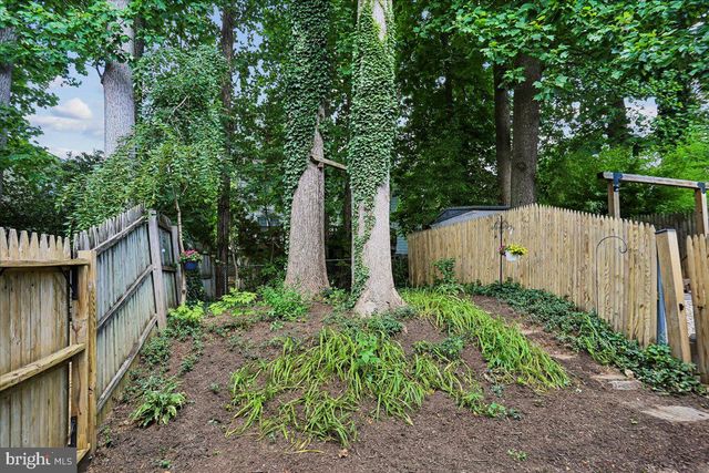 4927 ARCTIC TER, Rockville, MD 20853