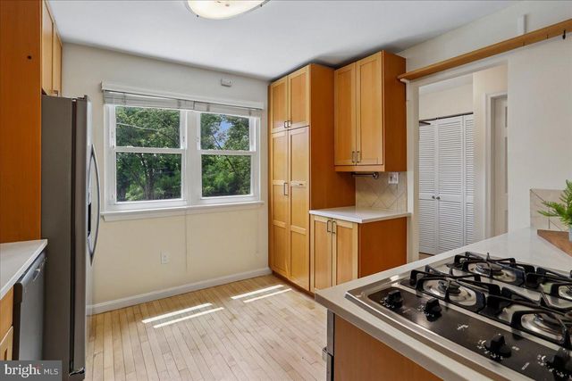 4927 ARCTIC TER, Rockville, MD 20853